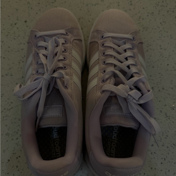 adidas Women's Low-Top Sneakers in Light Lavender and White - Picture 3 of 5